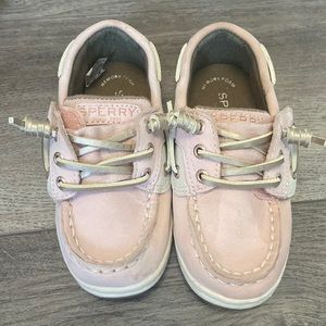 Toddler girl’s Sperry shoes